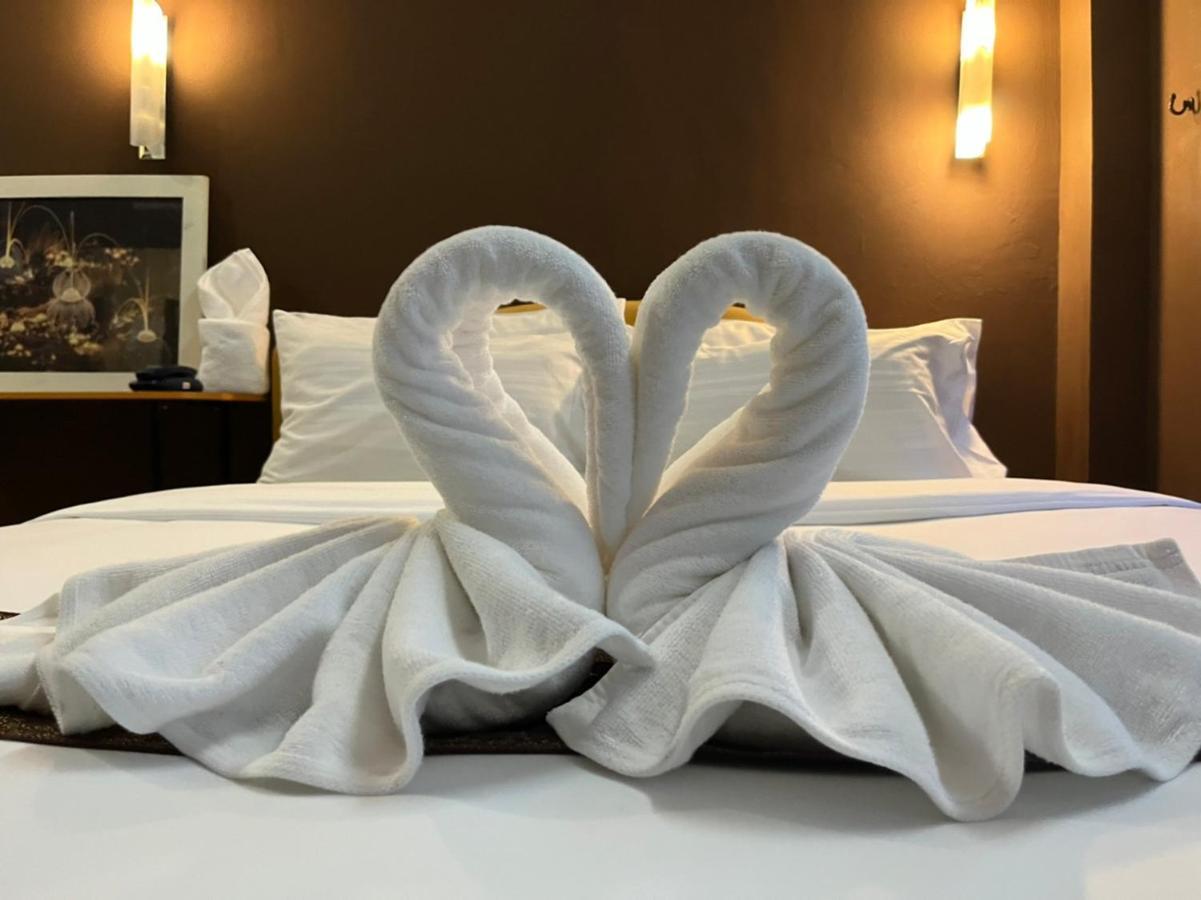 Cozy Rooms Asoke Bangkok Exterior photo