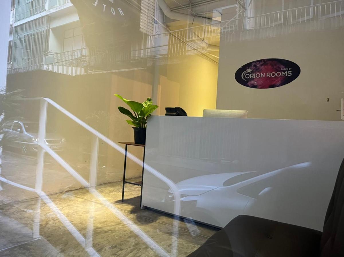 Cozy Rooms Asoke Bangkok Exterior photo